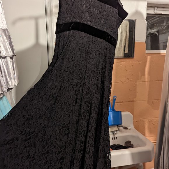 Black formal dress - Picture 7 of 8